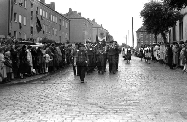 1956-10