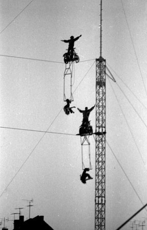 1975_41