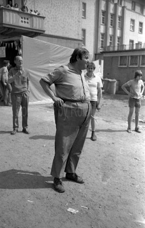 1975_72